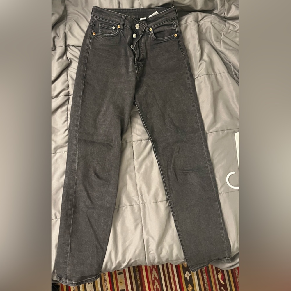 Black mom jeans